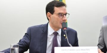 Leo Prates se reúne em audiência pública para debater produção leiteira no Sudoeste baiano