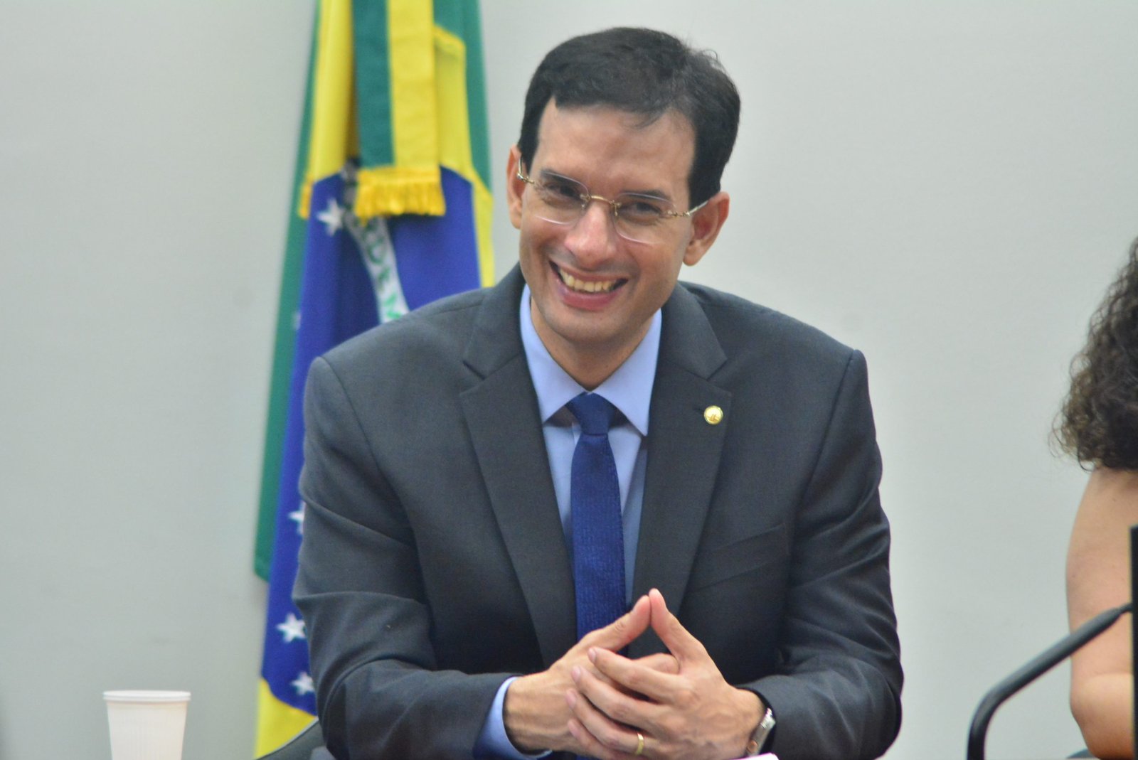 Projeto de Leo Prates permite contratar estagiários universitários em gabinete parlamentar