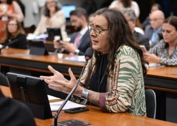 Comissão de Educação aprova projeto que obriga escola registrar violência contra criança e adolescentes