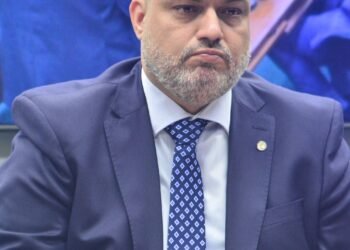 Marcos Tavares propõe criar oficina de reciclagem nas escolas públicas