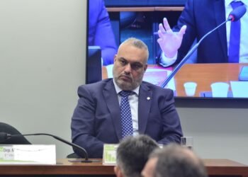 Comissão aprova auxílio financeiro para cuidador familiar de idoso ou pessoa com deficiência