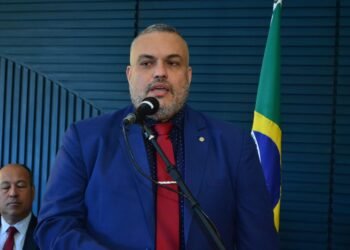 Comissão aprova gratuidade do passaporte a pessoas com transtorno do espectro autista