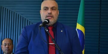 Comissão aprova gratuidade do passaporte a pessoas com transtorno do espectro autista