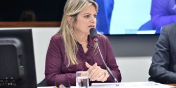 Comissão aprova a inclusão do câncer colorretal na campanha do “Outubro Rosa”