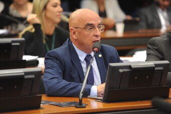 Proposta assegura uso de banco de horas por professor na pandemia