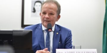 Texto de André Figueiredo que destina recursos do pré-sal a ações de qualificação profissional é aprovado em comissão