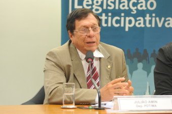 Julião pede informações sobre atraso no pagamento do seguro defeso aos pescadores artesanais