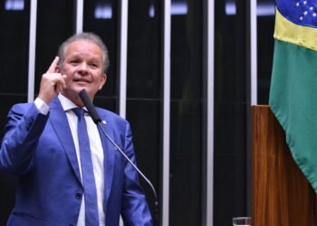 André Figueiredo é listado entre os principais líderes políticos do Congresso Nacional