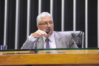 Extinção de prisão disciplinar de PMs e bombeiros militares vira lei