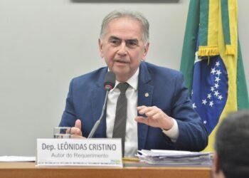 Leônidas Cristino e outros parlamentares debatem prioridades do Ministério dos Transportes
