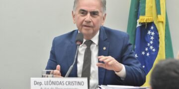 Leônidas Cristino e outros parlamentares debatem prioridades do Ministério dos Transportes