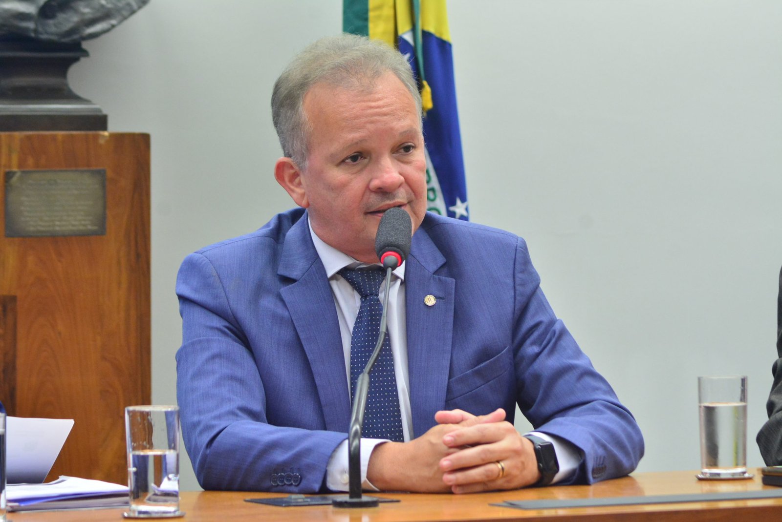 André Figueiredo vai a Singapura em busca de soluções para a competitividade do Brasil