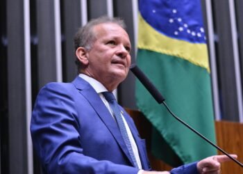 André Figueiredo apresenta projeto que aperfeiçoa os objetivos do Banco Central