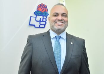 Projeto de Marcos Tavares prevê aplicação da economia azul na Baía de Guanabara