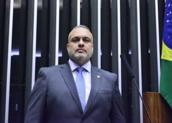 Comissão de Finanças e Tributação aprova protocolo para atender vítimas de tentativa de suicídio