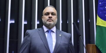 Comissão de Finanças e Tributação aprova protocolo para atender vítimas de tentativa de suicídio