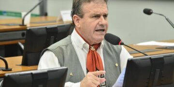 Proposta de Pompeo de Mattos inclui a psoríase na lista de doenças graves