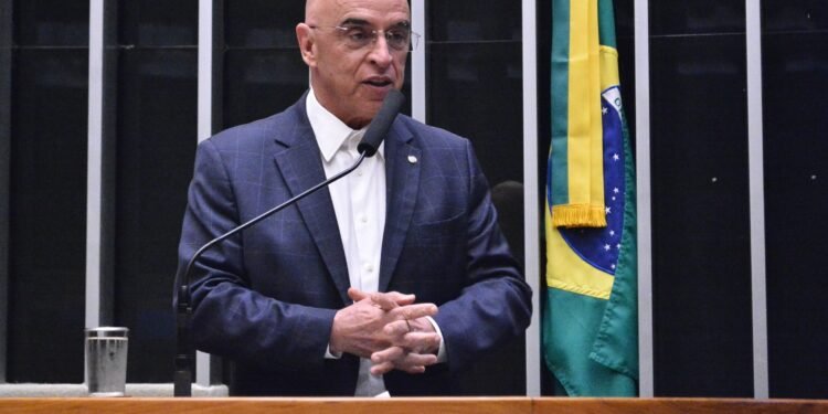 Proposta de Mário Heringer prioriza matricula de dependentes de mulher vítima de violência próximo à residência