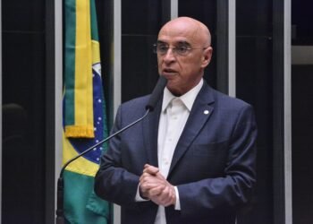 Dr. Mário Heringer é coautor de projeto que propõe criar estatal para distribuir combustíveis