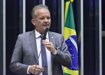 André Figueiredo questiona Ministério dos Transportes sobre condições de pontes em rodovias no Ceará