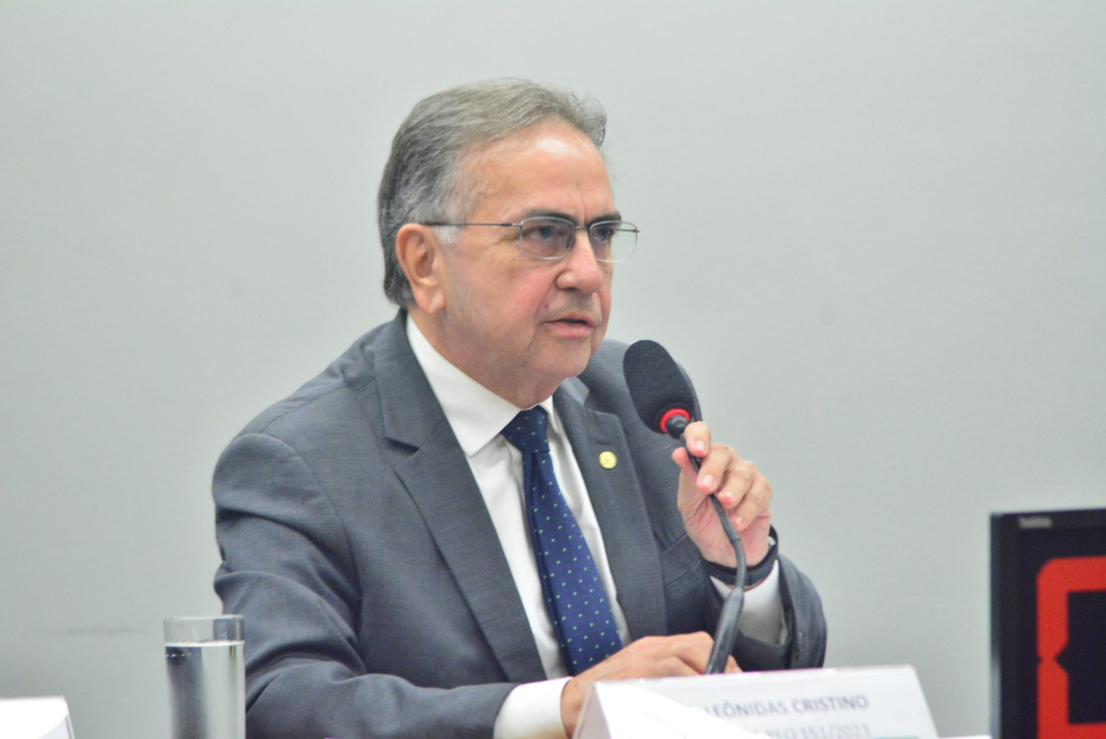 Parecer de Leônidas Cristino dá nome à rodovia de acesso à Horizonte (CE) de “Viaduto Coronel Luiz Flávio Nogueira”