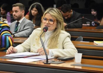 Câmara aprova projeto de Flávia Morais que institui o “Agosto Branco” como alerta para o câncer de pulmão