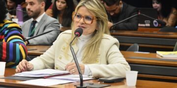 Câmara aprova projeto de Flávia Morais que institui o “Agosto Branco” como alerta para o câncer de pulmão