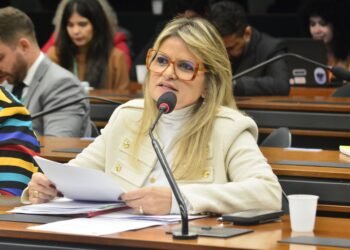 Senado aprova cotas para mulheres em conselhos de estatais e o texto segue para sanção presidencial