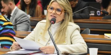 Senado aprova cotas para mulheres em conselhos de estatais e o texto segue para sanção presidencial