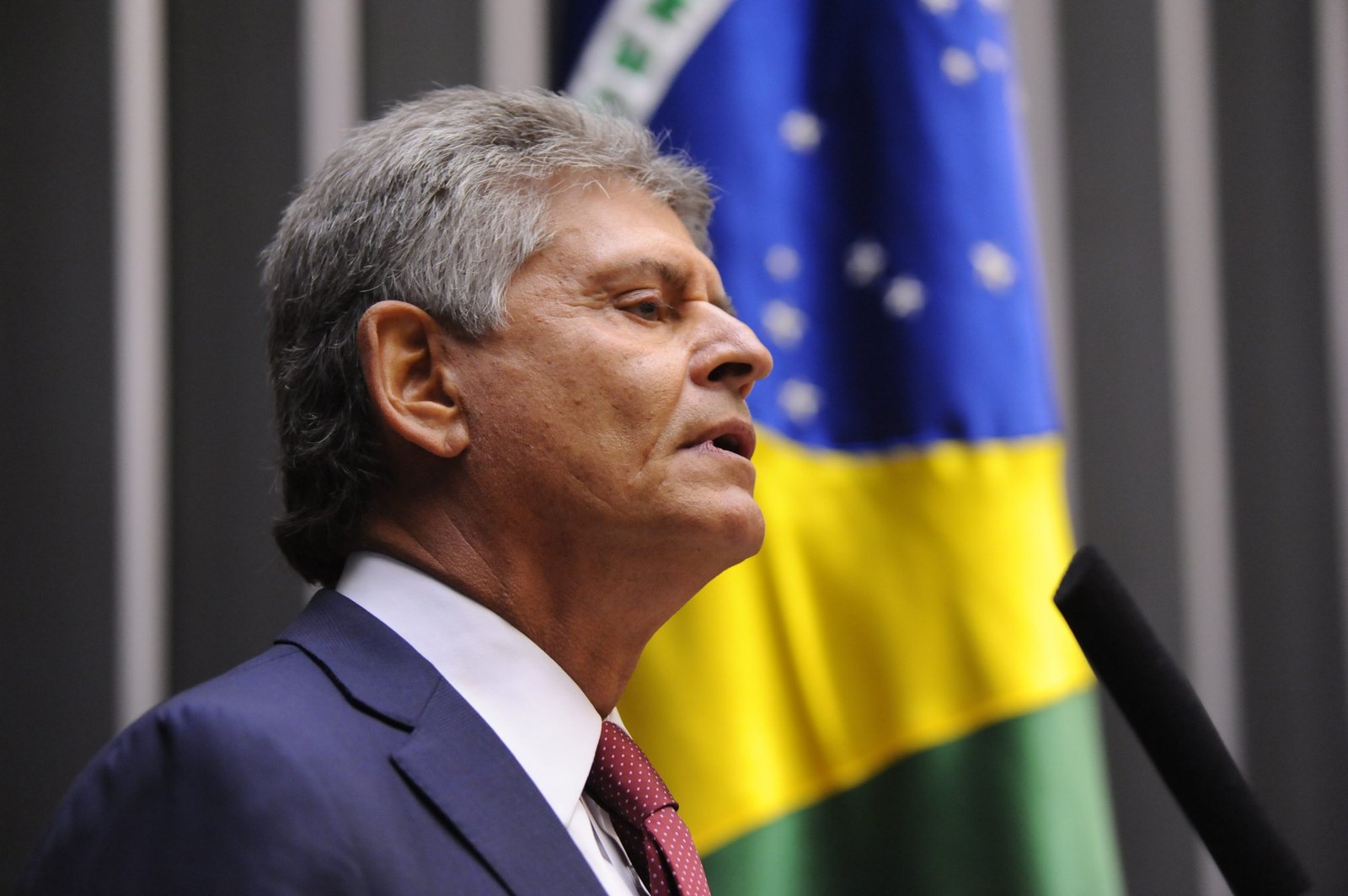 Afonso Motta: O Brasil vive um teatro