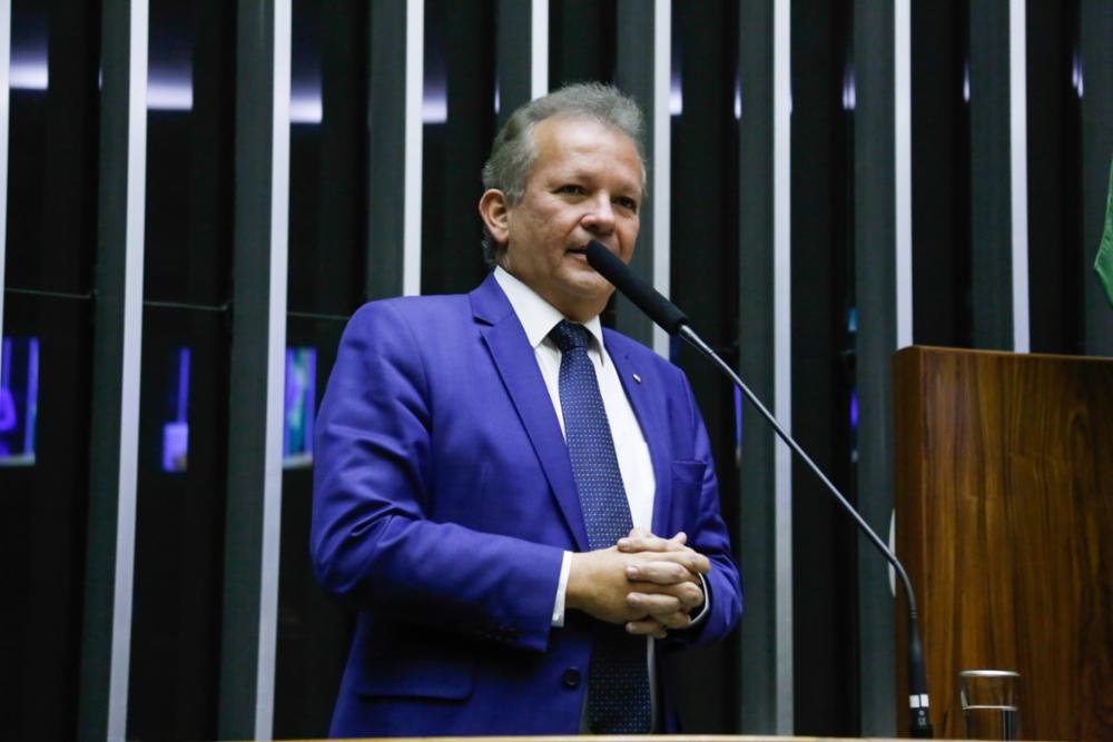 Comissão aprova parecer de André Figueiredo a projeto que cria selo para empresa que contrate pessoa com deficiência