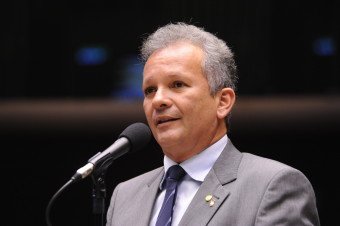 André Figueiredo apresenta ação para garantir aos professores da rede pública o acesso à internet