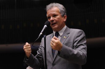 Com voto contrário do PDT, Plenário aprova MP das petrolíferas