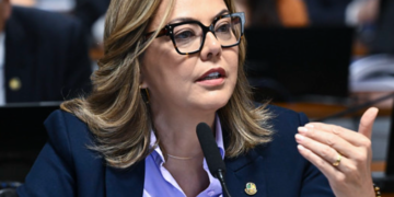 Câmara vai analisar texto de Leila Barros que acaba com a taxa das blusinhas