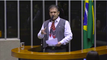 Vai ao Senado projeto de Pompeo de Mattos para indenizar vítimas de doenças causadas pelo mosquito da dengue