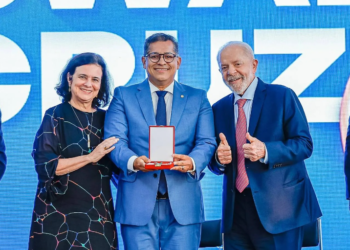 Dorinaldo Malafaia é agraciado com Medalha de Mérito Oswaldo Cruz por apoio à vacinação