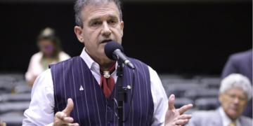 Aprovado projeto de Pompeo de Mattos que cria moradia assistida a pessoas com TEA ou deficiência intelectual.