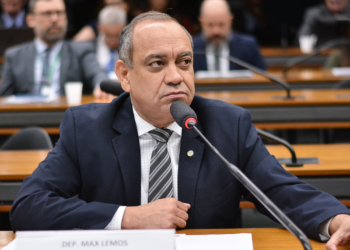 Aprovado proposta de Max Lemos que amplia o Pé-de-Meia aos estudantes do ensino médio em curso de formação técnica