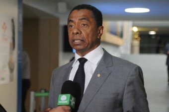 Aprovado projeto de Damião Feliciano que define regras para propaganda de medicamentos