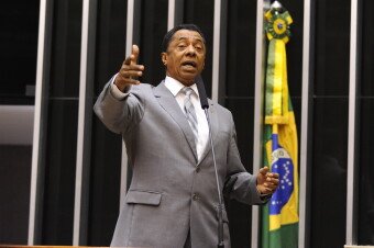 Damião Feliciano propõe punir empresa que pratique racismo e discriminação