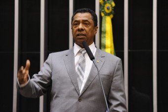 Damião Feliciano quer aumentar turmas para educação de jovens e adultos