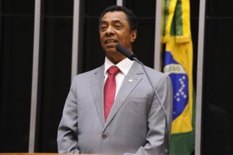 Proposta de Damião Feliciano concede desconto em ônibus interestadual a alunos carentes