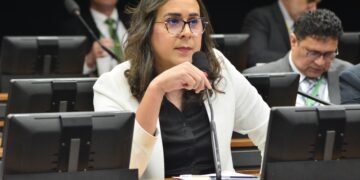 Duda Salabert é escolhida em três categorias do Prêmio Congresso em Foco 2024