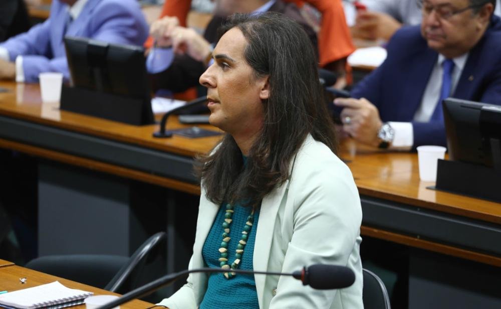 Duda Salabert: Projeto que proíbe união homoafetiva é uma “aberração jurídica”