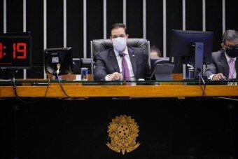 Eduardo Bismarck convida ministro para audiências na Comissão de Turismo