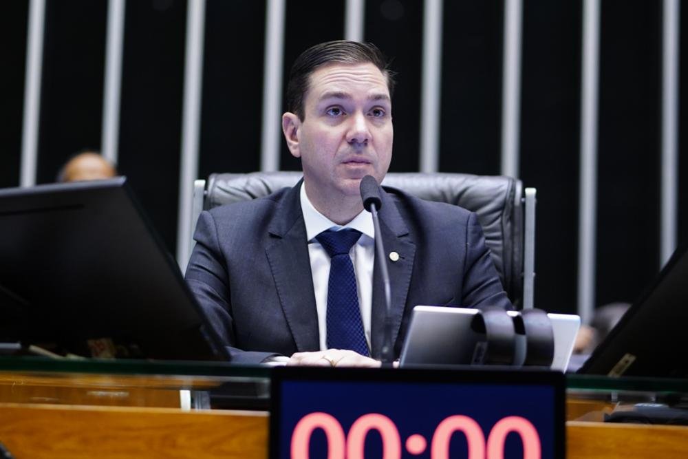 Proposta de Eduardo Bismarck considera ato sexual por constrangimento como estupro