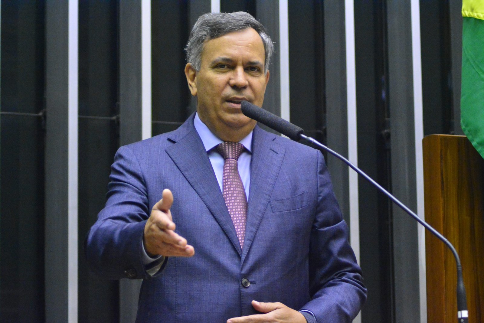 Félix Mendonça Júnior propõe exonerar o presidente do Banco Central, Roberto Campos Neto