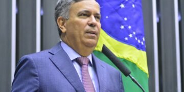 Félix Mendonça Júnior propõe criar meios para garantir preço mínimo do cacau brasileiro