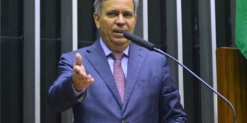 Inciativa de Félix Mendonça Júnior impõe mandato fixo para ministros dos Tribunais Superiores