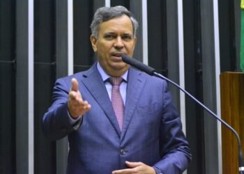 Félix Mendonça Júnior apresenta projeto que obriga rotular na embalagem a origem de produtos à base do cacau